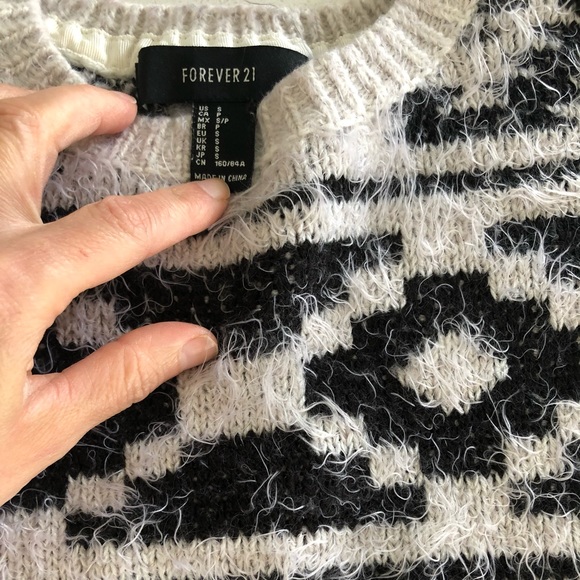 🍍 4/25$ Forever XXI sweater - Picture 3 of 3